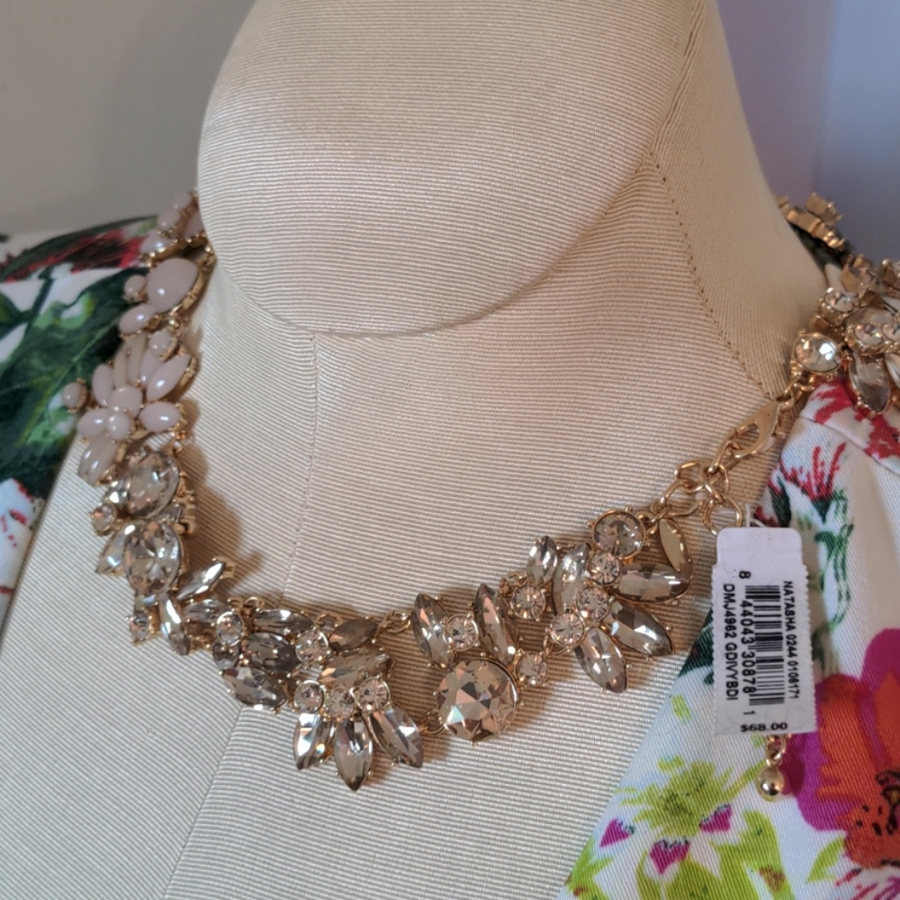 Natasha statement necklace blush/crystal collar - Picture 2 of 3
